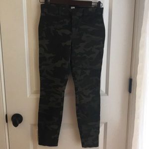 Gap Skinny Ankle Pants Camo